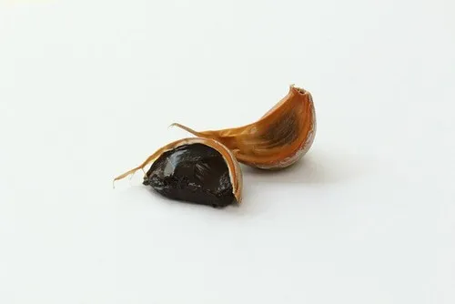 Black-garlic-two.webp